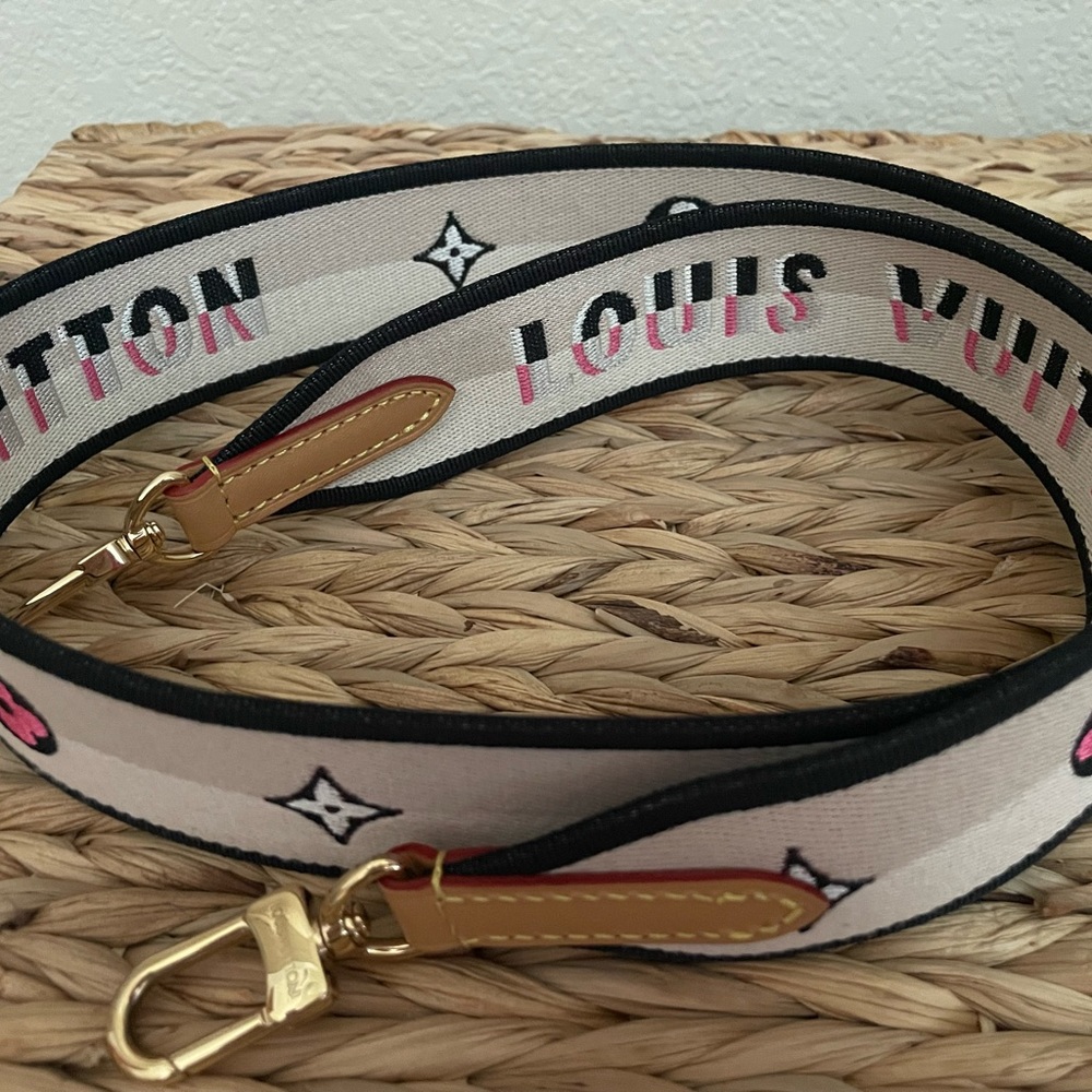 Louis Vuitton jacquard bandouliere strap 🖤